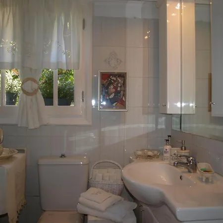 Penelope Dream Pool Villa Menegata